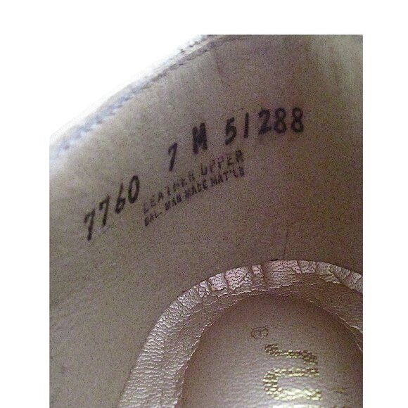 Magdesians Pearlized Taupe Pumps Women's Size 7M - Picture 9 of 9